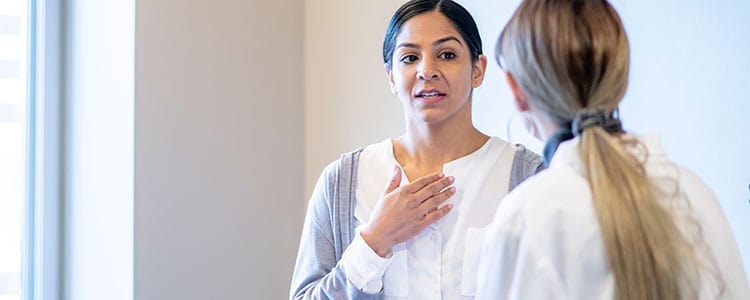 doctor treating patient for mesothemliona
